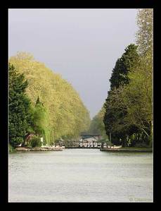 * Photo d’une écluse entre Castelnaudary et Bram sur le Canal du Midi.